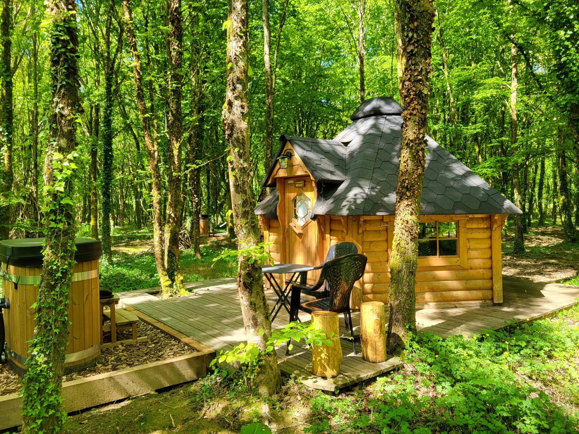 Le Domaine Insolite De Broceliande Paimpont Exterior foto