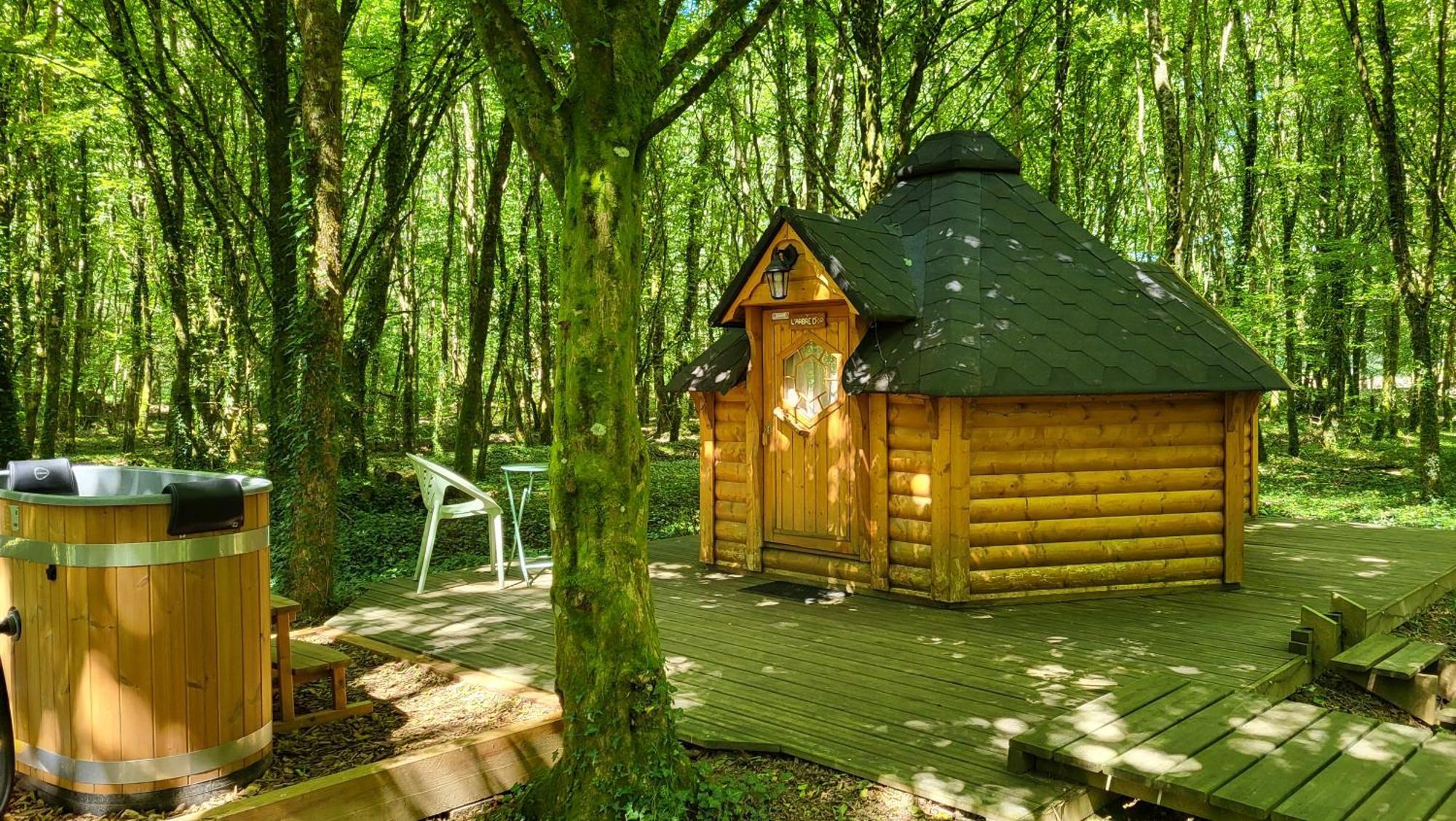Le Domaine Insolite De Broceliande Paimpont Exterior foto