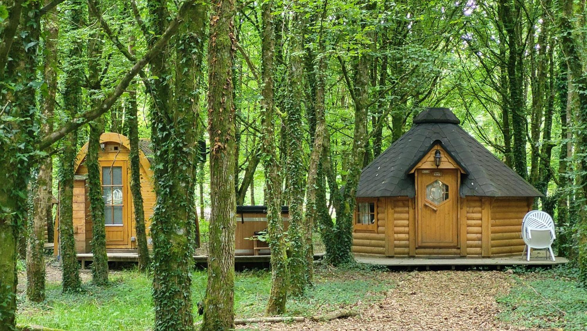 Le Domaine Insolite De Broceliande Paimpont Exterior foto