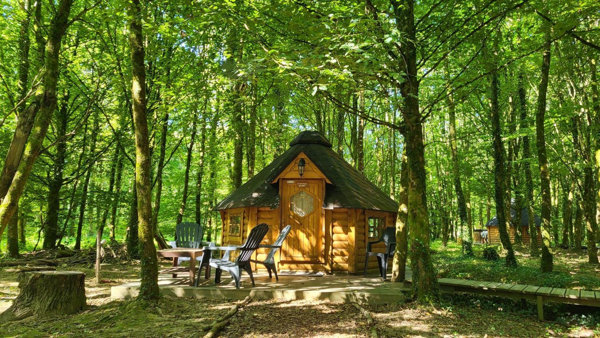 Le Domaine Insolite De Broceliande Paimpont Exterior foto