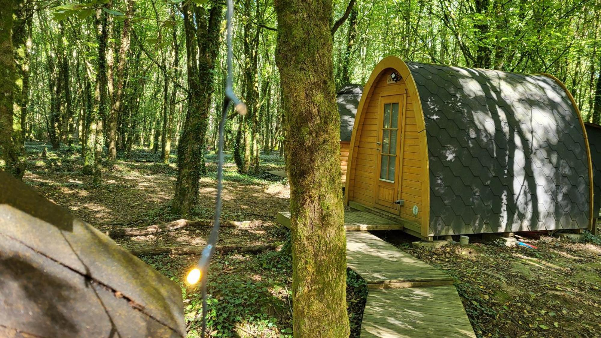 Le Domaine Insolite De Broceliande Paimpont Exterior foto