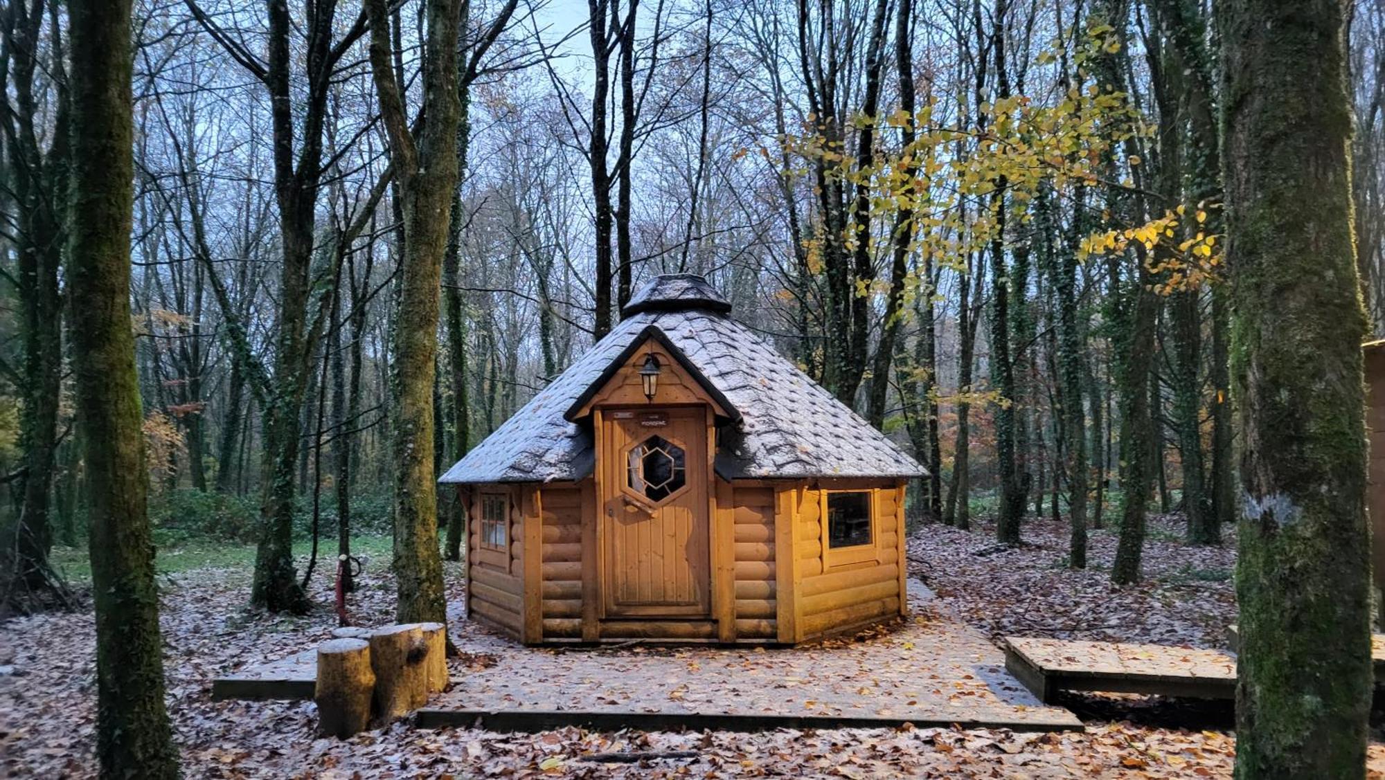 Le Domaine Insolite De Broceliande Paimpont Exterior foto