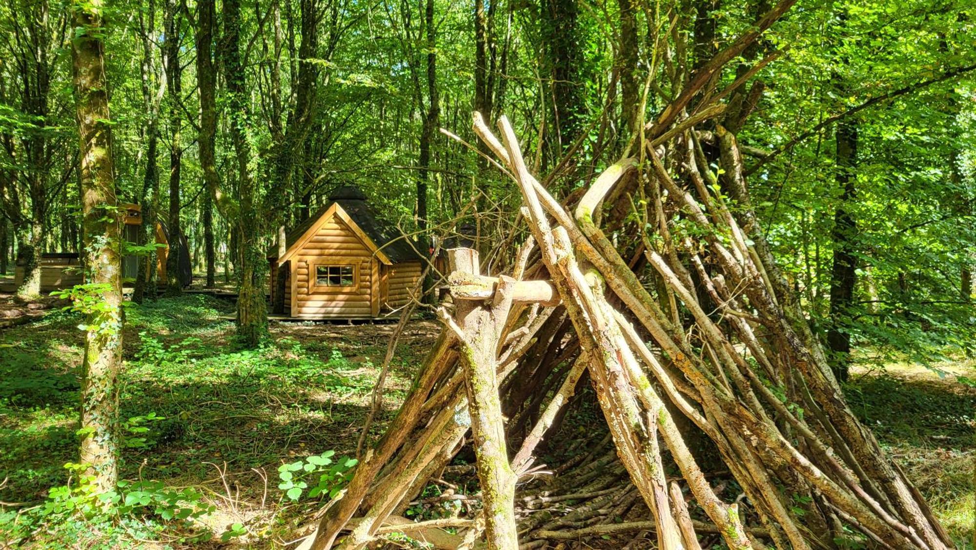 Le Domaine Insolite De Broceliande Paimpont Exterior foto