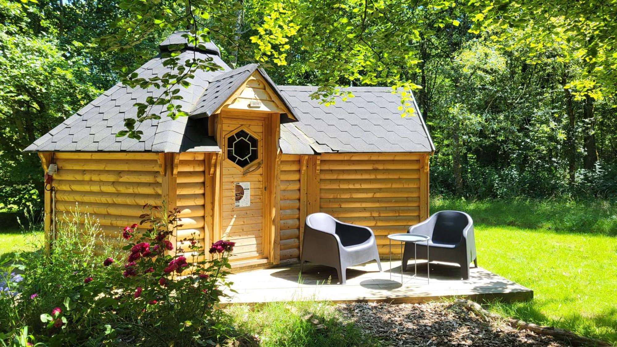 Le Domaine Insolite De Broceliande Paimpont Exterior foto